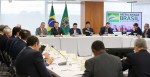 A reunião ministerial: O povão aplaudiu de pé...