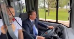 Bolsonaro assume volante e vai trabalhar de ônibus, do Alvorada ao Palácio do Planalto (veja o vídeo)