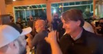 Em semana de recesso, Bolsonaro é ‘recebido pelo datapovo’ em pizzaria do Guarujá-SP (veja o vídeo)