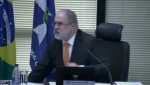 URGENTE: Em sessão, Aras parte pra cima de procurador e é contido por seguranças (veja o vídeo)