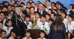 Em show de carisma, Bolsonaro faz a festa de crianças e jovens em recepção no Palácio do Planalto (veja o vídeo)