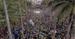 Em 'aperitivo' de 7 de setembro, Bolsonaro carrega multidão (veja o vídeo)