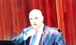 Gesto de Moraes causa alvoroço e preocupação na web (veja o vídeo)