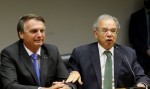 Bolsonaro cala novamente a esquerda e garante aumento real do salário mínimo em 2023