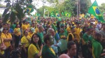 Atriz global surge em manifestação, reza e causa revolta na velha mídia (veja o vídeo)