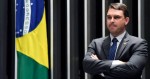 Flávio Bolsonaro pede ao CNJ que afaste novo juiz da Lava Jato, que doou à campanha de Lula
