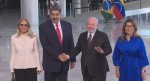 Com a cabeça a prêmio nos EUA, Maduro é recebido com "festa" por Lula (veja o vídeo)