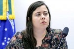 Sâmia ofende relator da CPI do MST, mas em seguida é triturada por um atento delegado (veja o vídeo)