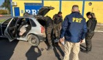 Homem é preso ao ser flagrado com algo absurdo e inusitado dentro do carro