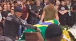 Bolsonaro vai a enterro de policial da ROTA e compartilha forte mensagem (veja o vídeo)