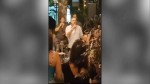 Barroso é flagrado em roda de samba em bar de Brasília (veja o vídeo)