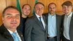 Bolsonaro, Flávio, Eduardo e Carlos não perdoam o "jornalismo profissional" do UOL