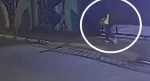 Bandido rouba celular de policial, volta para pedir a senha e tem o "CPF cancelado" (veja o vídeo)