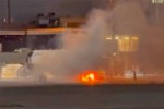 Avião lotado pega fogo na pista de aeroporto em SP  (veja o vídeo)