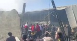 Aeronave militar cai em cima de mercado e deixa mortos
