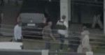 Surgem imagens da chegada de Bolsonaro em casa usando colete