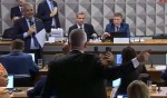 Lindbergh "surta" com relatório da CPMI e toma invertida histórica