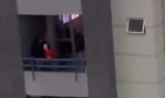 Casal faz sexo na sacada, vizinhos chamam a polícia e vídeo viraliza (veja o vídeo)
