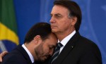 Carlos faz forte desabafo após visitar o pai: 'Revoltante ver inocentes presos enquanto há criminosos defendendo PCC e CV'