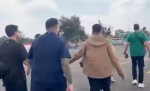 Na Copa, ex-seleção brasileira é escoltado em meio a confusão e se irrita com jornalista (veja o vídeo)