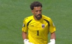 O herói improvável da Copa: Conheça "Vozinha", goleirão que fez história contra a Espanha