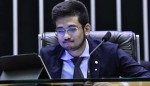 Kataguiri desiste e diz uma enorme bobagem na saída