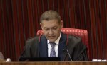 URGENTE: Nunes Marques acaba com "fraude" e toma decisão a favor de Flávio