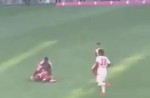 Jogador passa mal e desmaia durante amistoso do Bayern de Munique (veja o vídeo)