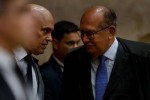 Acuados com o novo Senado, Gilmar e Moraes saem em busca de apoio