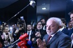 Lula teme e manda ministros se calarem sobre Flávio