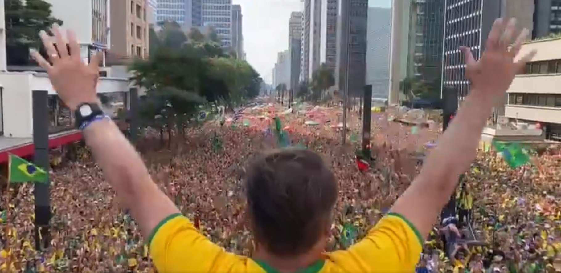 O principal clamor de Bolsonaro em plena avenida Paulista (veja o vídeo)