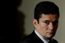 Moro manda esvaziar carceragem da PF e passa o carnaval trabalhando