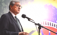 Deputado foi ao encontro de Torquato com duas mulheres de traficantes