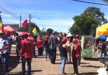 Gravíssimo: Militância insana acampada em Curitiba ameaça moradores (Veja o Vídeo)