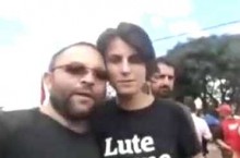 Homem que fez foto e “trollou” Manuela reaparece e desmente Gleisi (Veja o Vídeo)