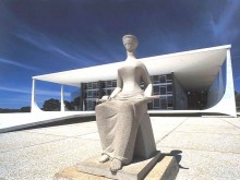 Nossa última esperança: “Ainda há juízes em Brasília”