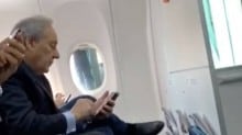 Dentro de um avião, ministro escancara a falta de atributos constitucionais para ocupar o cargo