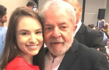 Moça problemática, fã de Lula, inventa grave mentira sobre a operação de Bolsonaro