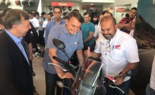 Bolsonaro compra moto e dá resposta sensacional a repórter (veja o vídeo)