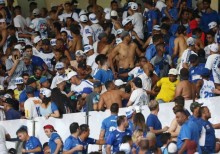 O rebaixamento do Cruzeiro e a destruição do Mineirão, por vândalos travestidos de torcedores (veja o vídeo)