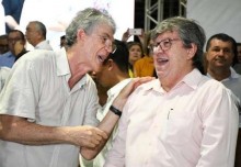 Governador e ex-governador socialistas são alvos da PF na Paraíba com 17 mandados de prisão