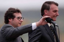Bolsonaro descarta demissão de chefe da Secom e afirma: “Vai continuar! Excelente profissional” (veja o vídeo)