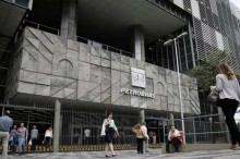 Em decisão estapafúrdia, juíza libera invasão à Petrobras