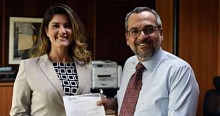 Pesadelo da UNE: Deputada apresenta PL para estabelecer carteirinha estudantil digital 100% gratuita