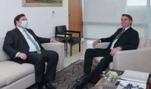 Diálogo de Bolsonaro com Maia é institucional e não aborta o “Fora Maia”