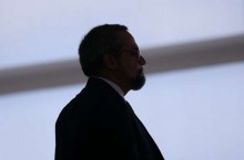 Weintraub chega para depor na PF e é ovacionado por populares: “É o melhor ministro do Brasil” (veja o vídeo)