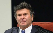 Fux não decide e enrola a questão da perícia no telefone do advogado de Adélio