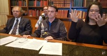 Em ato emocionante, Bolsonaro pede para sanfoneiro tocar “Ave Maria” em homenagem às vítimas (veja o vídeo)
