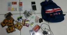 Homem é preso ao tentar entrar em presídio com drogas, celulares e até tempero para comida