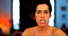 Cai a máscara da atriz e "empresária" Maria Flor (veja o vídeo)